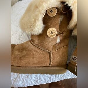 Ugg boots size 8 Tall tan with buttons.